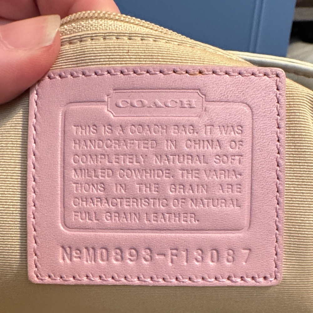 Coach 2008 Baby Pink and White Hampton - Picture 12 of 13